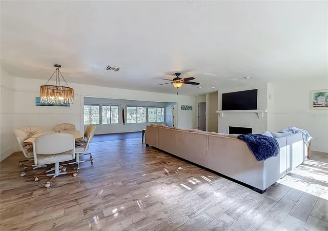 2nd image of 536 Nw 9th Ave, Crystal River, FL 34428 | MLS# OM730308