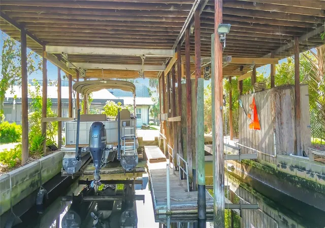 Photo 3 of Single family home for sale at 536 Nw 9th Avenue, Crystal River, FL 34428 | MLS# OM730308 | Listing updated on 2026-09-25