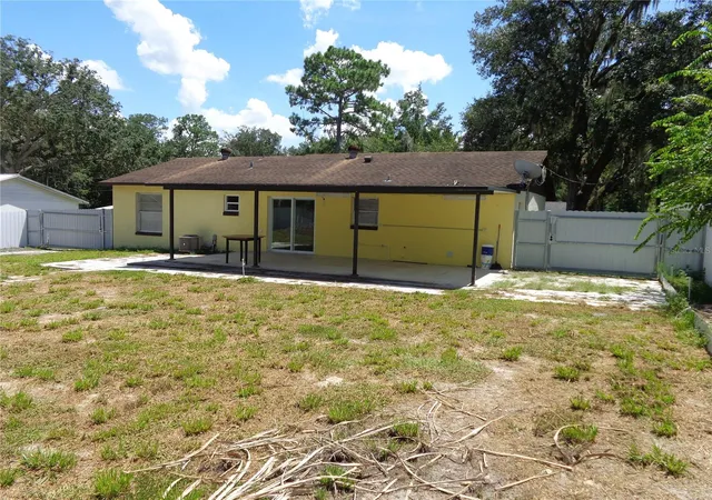 Photo 15 of Single family home for sale at 2305 Ne 38th Street, Ocala, FL 34479 | MLS# O6433191 | Listing updated on 2026-08-13