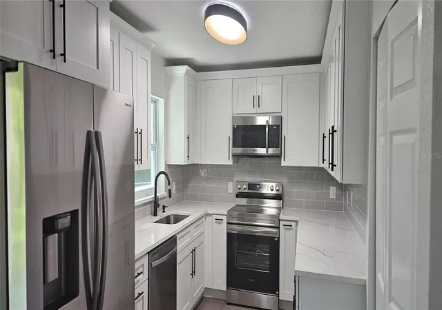Photo 3 of Single family home for sale at 501 Loomis Trl, Daytona Beach, FL 32114 | MLS# V4950703 | Listing updated on 2026-10-08