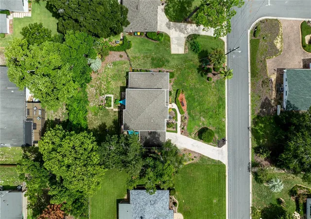 Photo 4 of Sale Pending at 1405 Hilltop Dr, Mount Dora, FL 32757 | MLS# G5116405 | Listing updated on 2026-09-29