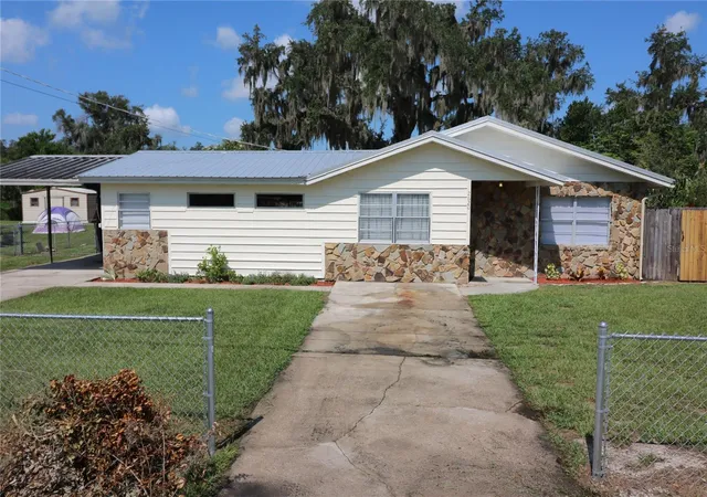 2nd image of 2620 Howard St, Mulberry, FL 33860 | MLS# TB8538454