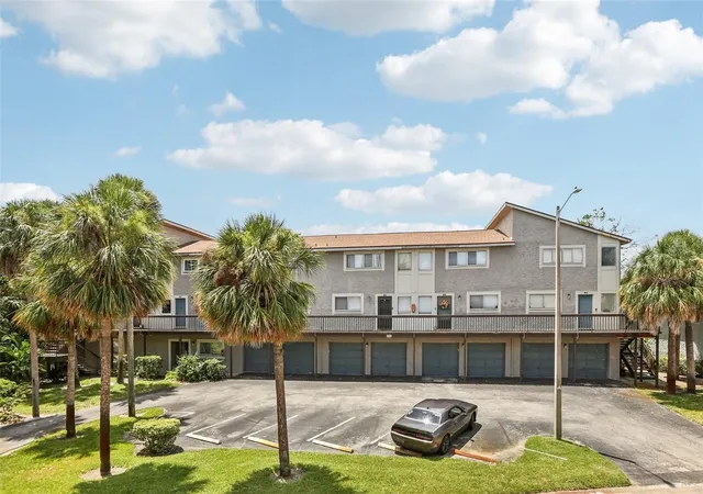 2nd image of 6325 Newtown Cir #25B2, Tampa, FL 33615 | MLS# TB8538473