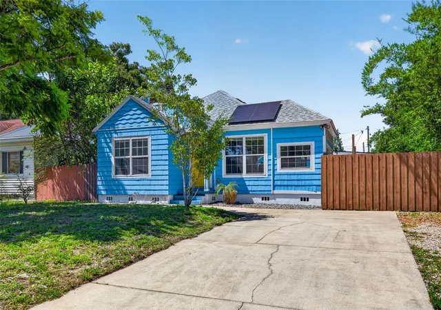 Photo 3 of Single family home for sale at 2101 20th Avenue N, Saint Petersburg, FL 33713 | MLS# TB8538480 | Listing updated on 2026-10-01