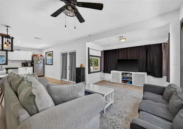 Photo 3 of Single family home for sale at 2101 20th Avenue N, Saint Petersburg, FL 33713 | MLS# TB8538480 | Listing updated on 2026-10-01
