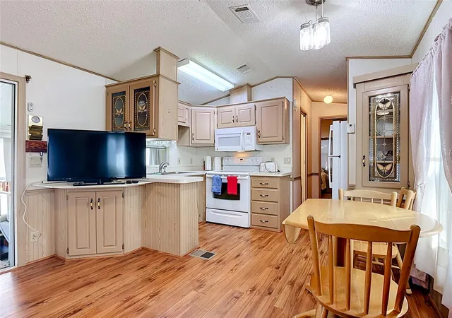3rd image of 9000 Us Hwy 192 #81, Clermont, FL 34714 | MLS# S5155559