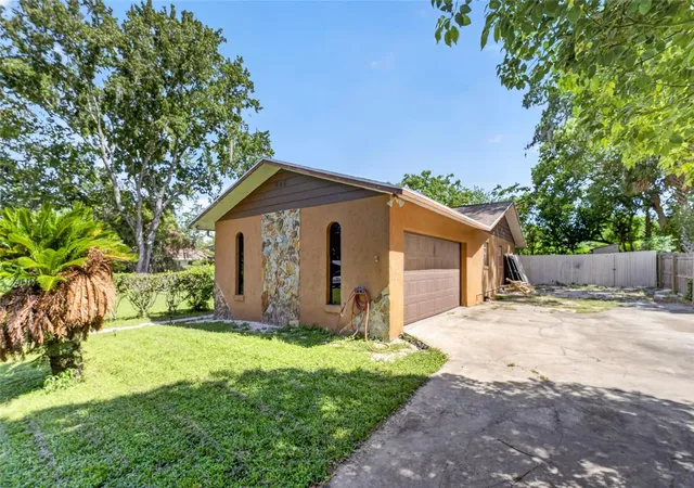 Photo 2 of Single family home for sale at 3216 Se 34th Street, Ocala, FL 34471 | MLS# OM730320 | Listing updated on 2026-08-14