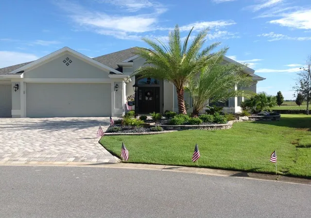 Single family home for sale at 2841 Apache Ct, THE VILLAGES, FL 32163 | MLS# G5116412