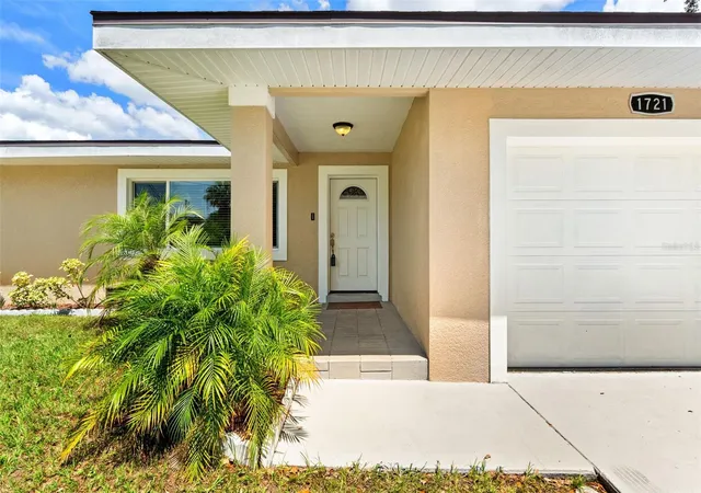 2nd image of 1721 S Jefferson Ave, Clearwater, FL 33756 | MLS# TB8538509