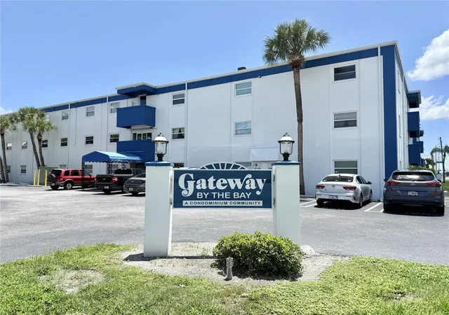 1st image of 350 79th Ave N #102, Saint Petersburg, FL 33702 | MLS# TB8538513
