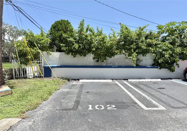2nd image of 350 79Th Ave N, Saint Petersburg, FL 33702