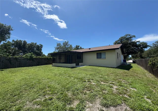 19th image of 3927 Worcester Rd, Sarasota, FL 34231 | MLS# A4702885