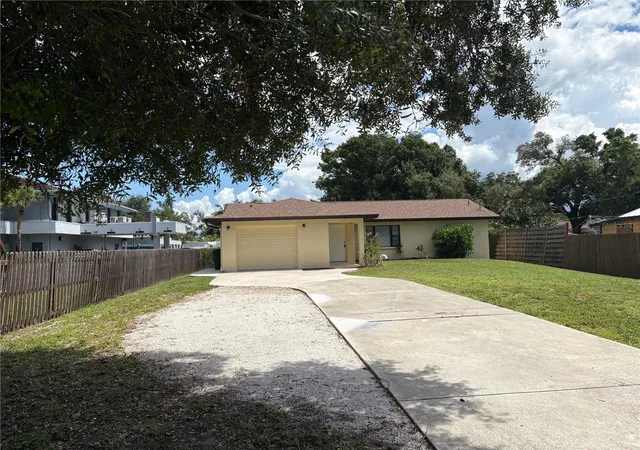 2nd image of 3927 Worcester Rd, Sarasota, FL 34231 | MLS# A4702885
