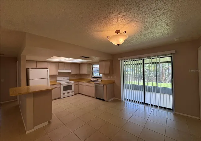 5th image of 3927 Worcester Rd, Sarasota, FL 34231 | MLS# A4702885