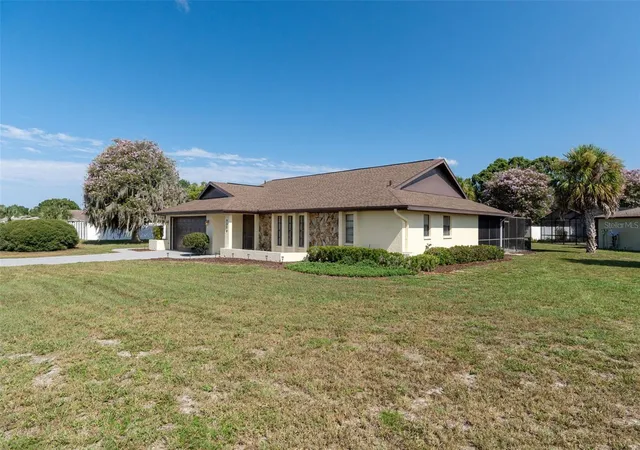 Photo 4 of Single family home for sale at 9009 Heather Blvd, Weeki Wachee, FL 34613 | MLS# W7888563 | Listing updated on 2026-08-29