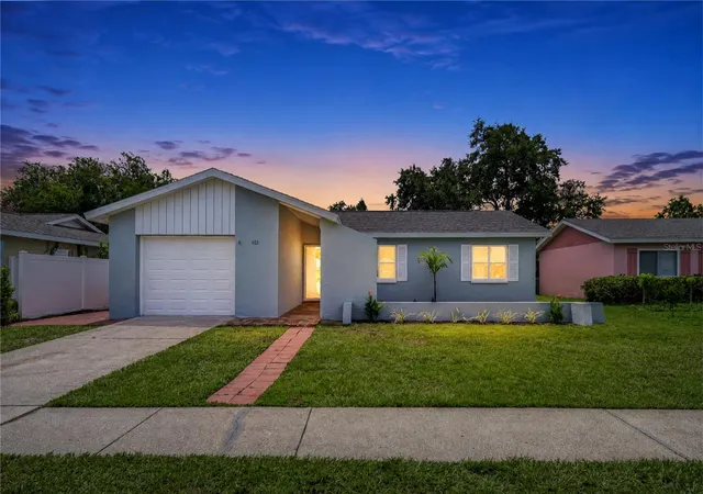 Photo 1 of Single family home for sale at 613 5th Avenue Se, Largo, FL 33771 | MLS# TB8538523 | Listing updated on 2026-10-08