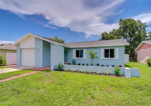 Photo 3 of Single family home for sale at 613 5th Avenue Se, Largo, FL 33771 | MLS# TB8538523 | Listing updated on 2026-10-08