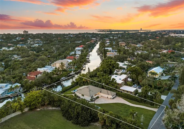 Photo 2 of Single family home for sale at 5178 Oakmont Pl, Sarasota, FL 34242 | MLS# A4702888 | Listing updated on 2026-08-15