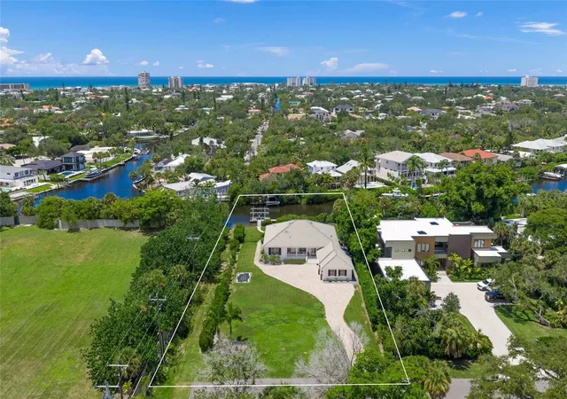 Photo 5 of Single family home for sale at 5178 Oakmont Pl, Sarasota, FL 34242 | MLS# A4702888 | Listing updated on 2026-08-15