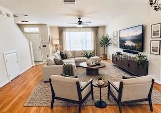 3rd image of 12253 Country White Cir, Tampa, FL 33635 | MLS# TB8538527