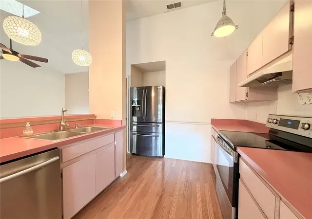 4th image of 8012 Lansing Dr, New Port Richey, FL 34654 | MLS# W7888565