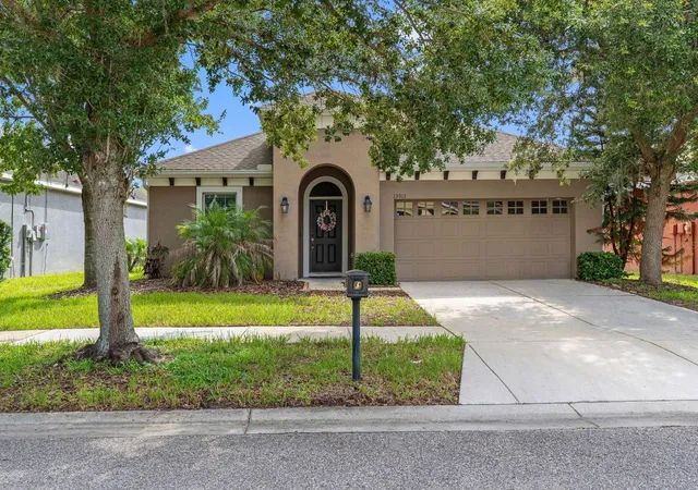 Photo 1 of Single family home for sale at 15913 Oakleaf Run Dr, Lithia, FL 33547 | MLS# TB8538547 | Listing updated on 2026-09-14