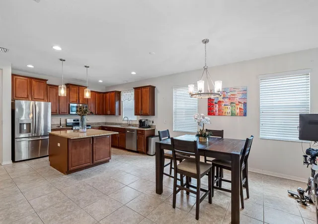 Photo 3 of Single family home for sale at 15913 Oakleaf Run Dr, Lithia, FL 33547 | MLS# TB8538547 | Listing updated on 2026-09-14