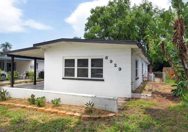 Photo 2 of Single family home for sale at 6929 39th Avenue N, Saint Petersburg, FL 33709 | MLS# TB8538555 | Listing updated on 2026-10-17