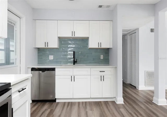 Photo 4 of Single family home for sale at 6929 39th Avenue N, Saint Petersburg, FL 33709 | MLS# TB8538555 | Listing updated on 2026-10-17