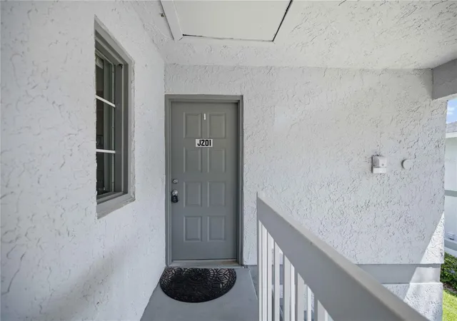 4th image of 571 Midway Track, SILVER SPRINGS SHORES, FL 34472