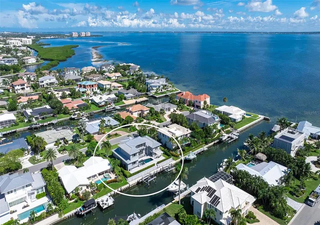 Photo 1 of Single family home for sale at 560 Chipping Ln, Longboat Key, FL 34228 | MLS# A4702902 | Listing updated on 2026-10-11