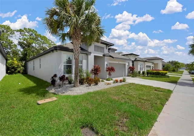 Photo 2 of Single family home for sale at 3598 Secret Stroll Dr, Sarasota, FL 34240 | MLS# A4702904 | Listing updated on 2026-09-17