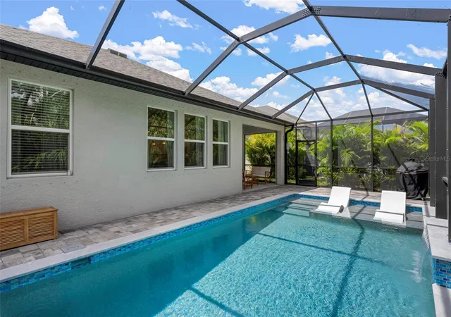 Photo 4 of Single family home for sale at 3598 Secret Stroll Dr, Sarasota, FL 34240 | MLS# A4702904 | Listing updated on 2026-09-17