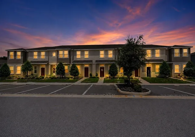 Photo 3 of Townhouse for sale at 6130 Fairmont Ln, Palmetto, FL 34221 | MLS# A4702907 | Listing updated on 2026-10-06