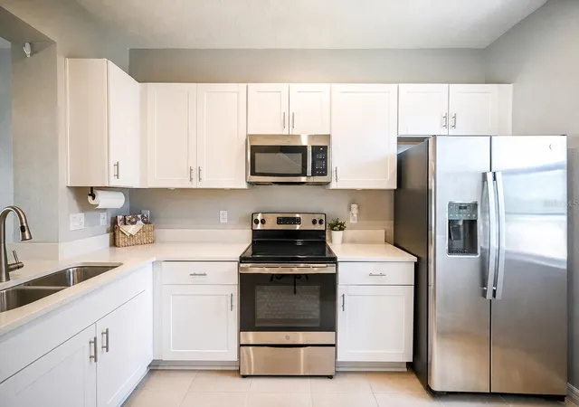 Photo 4 of Townhouse for sale at 6130 Fairmont Ln, Palmetto, FL 34221 | MLS# A4702907 | Listing updated on 2026-10-06