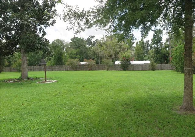 Photo 2 of Single family home for sale at 105 Se 1st Avenue, Lake Butler, FL 32054 | MLS# GC542717 | Listing updated on 2026-08-14