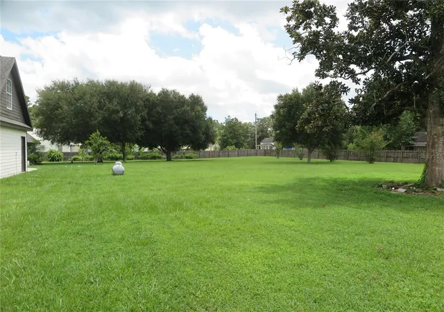 Photo 2 of Single family home for sale at 105 SE 1st Avenue, Lake Butler, FL 32054 | MLS# GC542717 | Listing updated on 2026-08-14