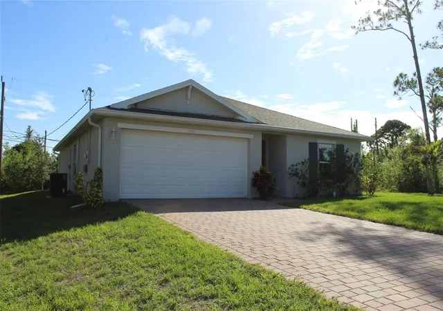 Photo 3 of Single family home for sale at 5501 Kempson Ln, Port Charlotte, FL 33981 | MLS# D6148397 | Listing updated on 2026-09-01