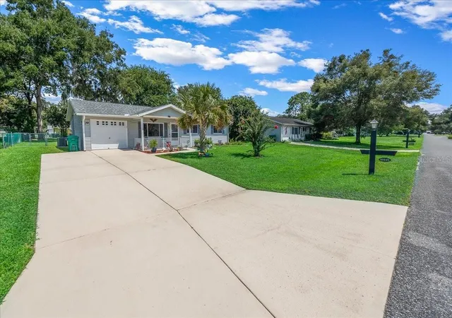 Photo 4 of Single family home for sale at 10945 SW 77th Court, Ocala, FL 34476 | MLS# OM730352 | Listing updated on 2026-09-08