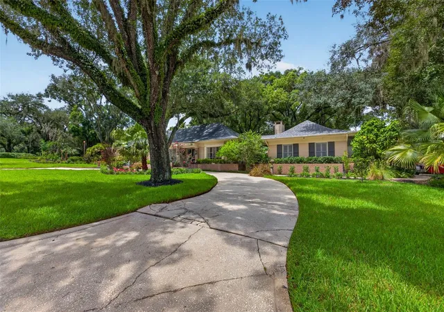 2nd image of 602 S Riverhills Dr, Temple Terrace, FL 33617 | MLS# TB8538592