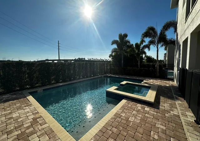 Photo 2 of Mansion for sale at 340 Southfield St, Kissimmee, FL 34747 | MLS# O6433336 | Listing updated on 2026-09-08