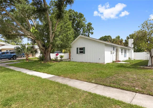 Photo 3 of Single family home for sale at 7529 Armand Cir, Tampa, FL 33634 | MLS# TB8538599 | Listing updated on 2026-08-14