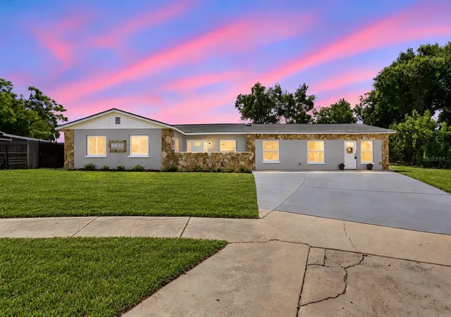 Photo 1 of Single family home for sale at 3705 28th Avenue W, Bradenton, FL 34205 | MLS# A4702916 | Listing updated on 2026-09-23