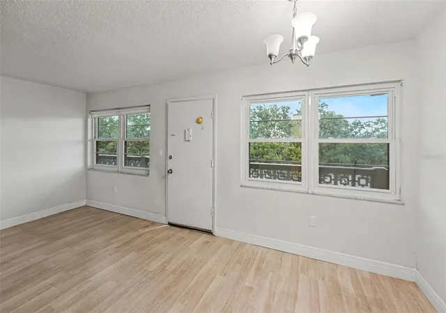 Listing Photo 5 - Condo for sale in building located at 951 79Th Ave N, St. Petersburg, FL 33702 - Unit #322