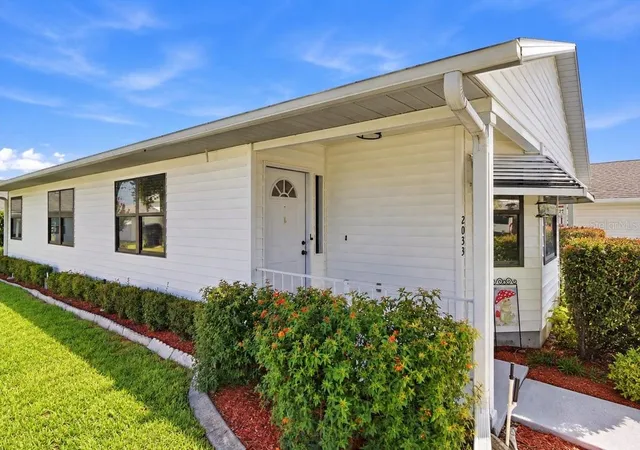 Photo 4 of Single family home for sale at 2033 Long Boat Dr, Lakeland, FL 33810 | MLS# L4964260 | Listing updated on 2026-10-20