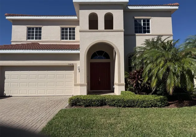 Photo 1 of Single family home for sale at 15470 Laguna Hills Dr, Fort Myers, FL 33908 | MLS# C7529561 | Listing updated on 2026-10-28