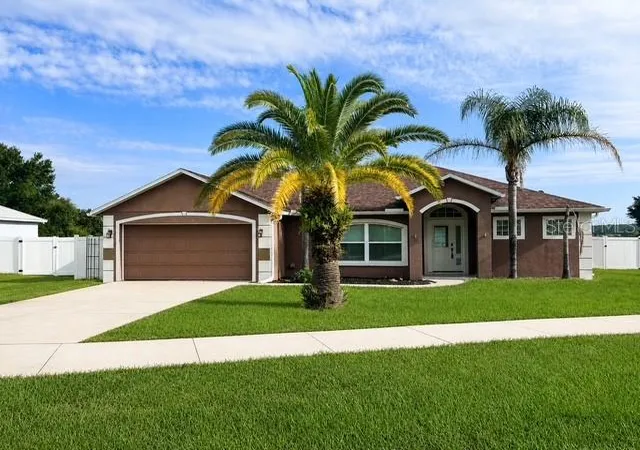 2nd image of 309 Gentle Breeze Dr, Minneola, FL 34715 | MLS# G5116425