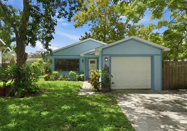 Photo 2 of Sale Pending at 1304 E Boyer St, Tarpon Springs, FL 34689 | MLS# TB8538628 | Listing updated on 2026-08-29
