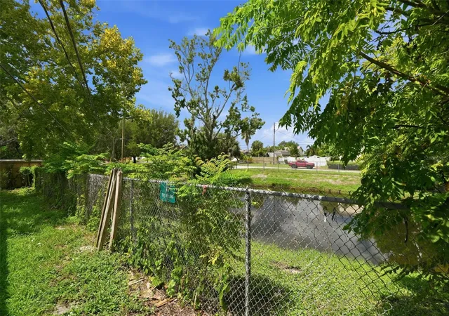 Photo 28 of Sale Pending at 1304 E Boyer St, Tarpon Springs, FL 34689 | MLS# TB8538628 | Listing updated on 2026-08-29