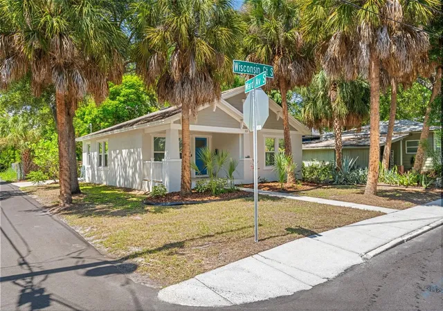 Photo 3 of Single family home for sale at 325 Wisconsin Ct S, Saint Petersburg, FL 33705 | MLS# TB8538630 | Listing updated on 2026-10-10